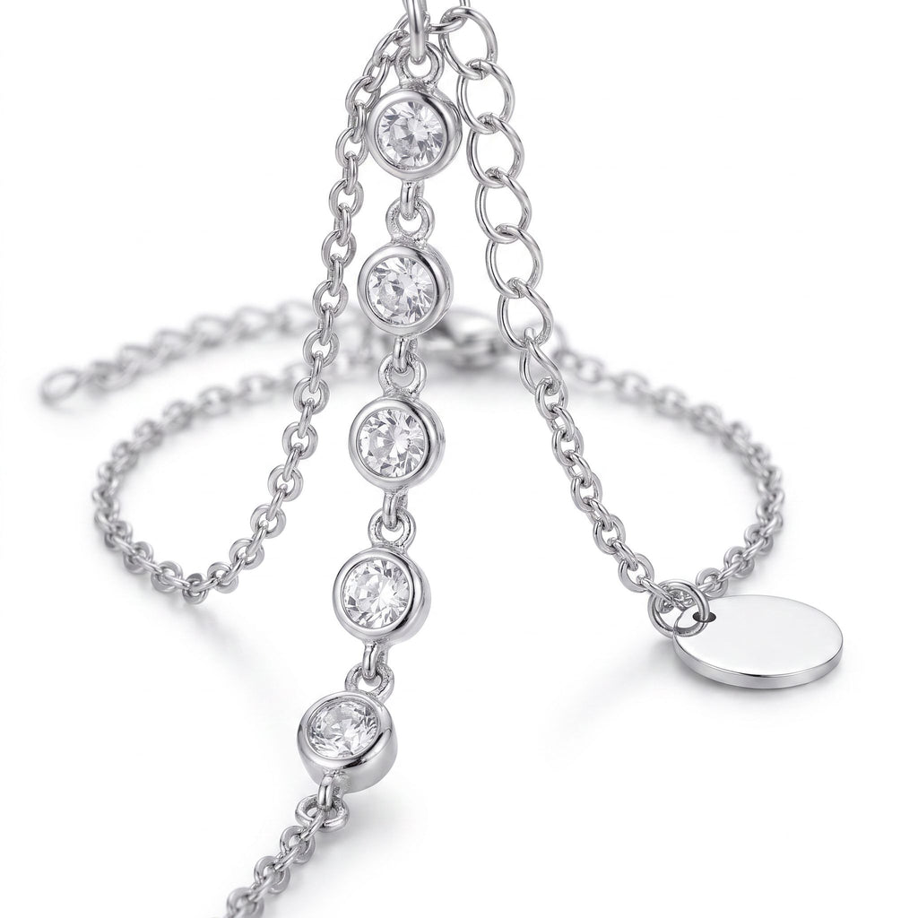 Étincelle Silver Hand Chain - macro detail