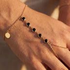 Étincelle Onyx Hand Chain - detail on skin