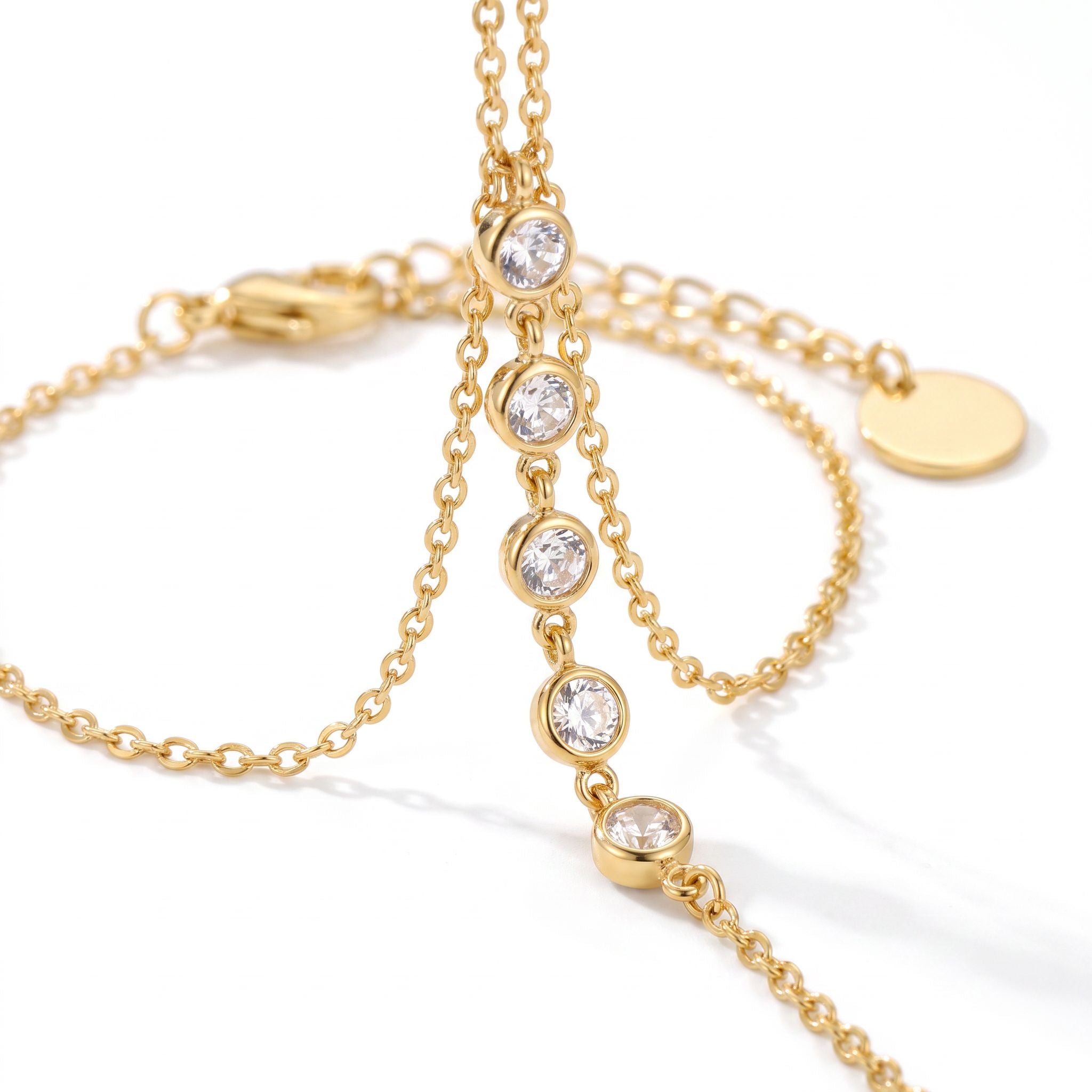 Étincelle Gold Hand Chain - macro detail