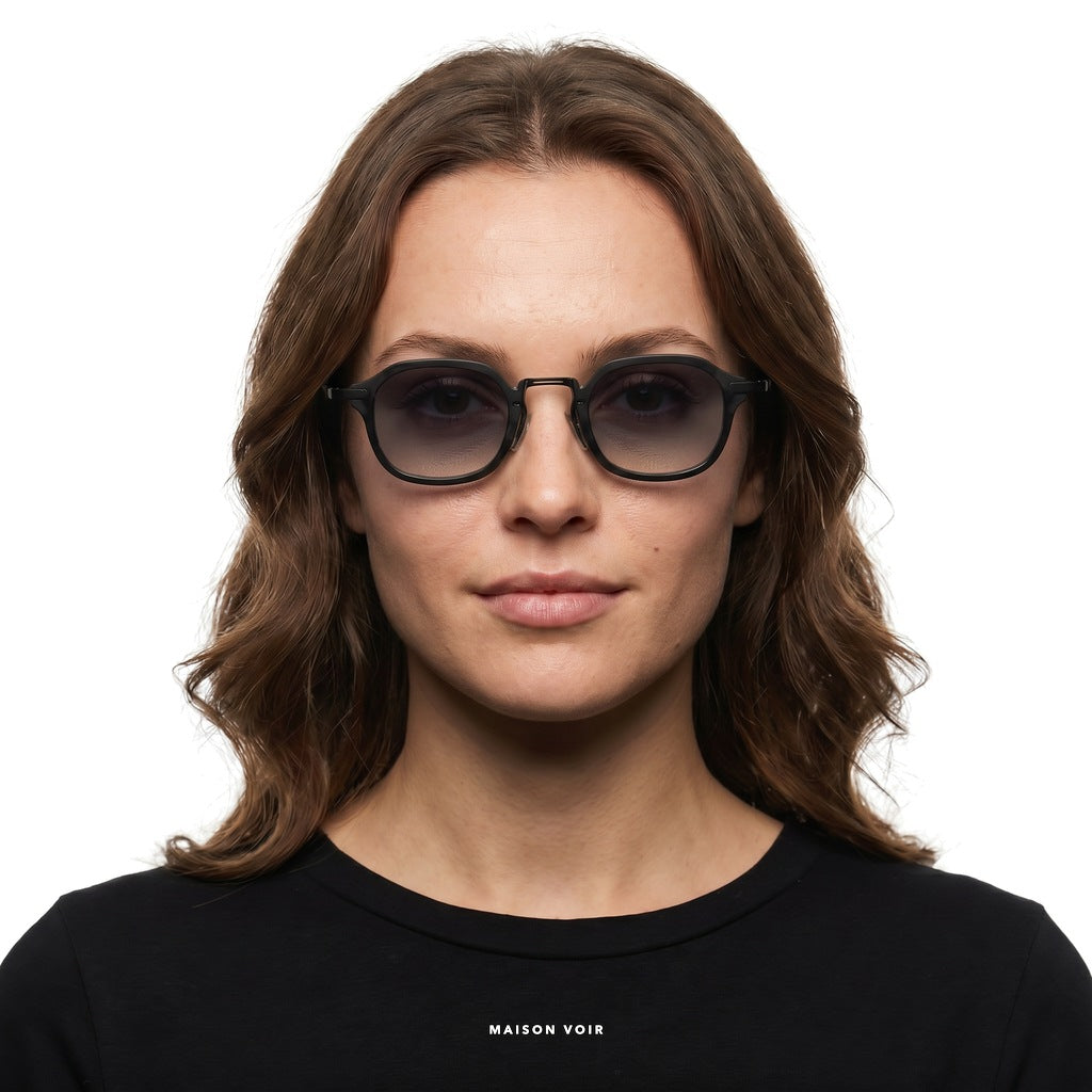 Amalfi - Black with Smoke Lenses - model female