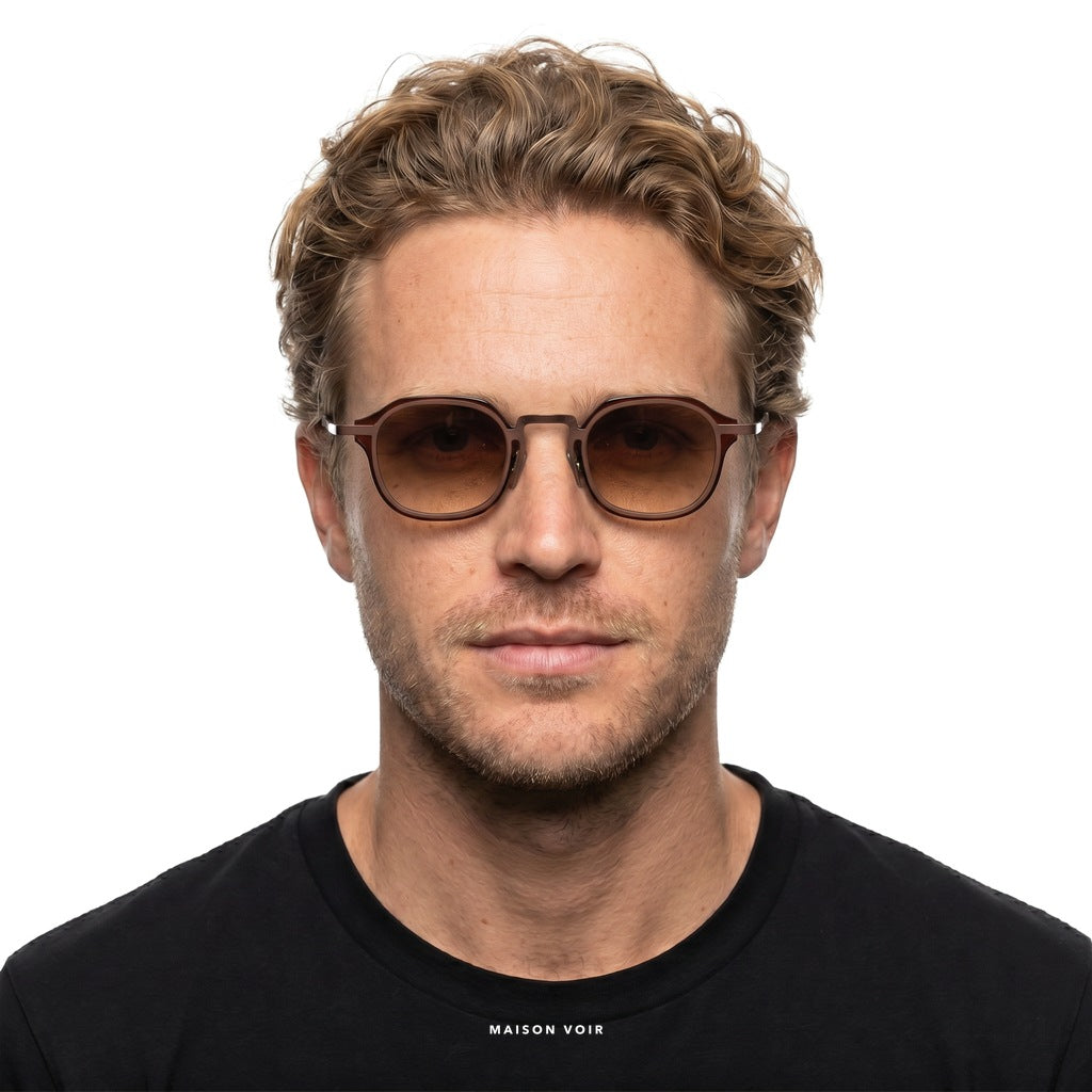 Amalfi - Brown with Gradient Lenses - model male