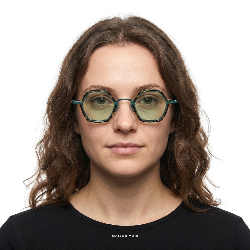 Nice - Leopard with Green Lenses - model female