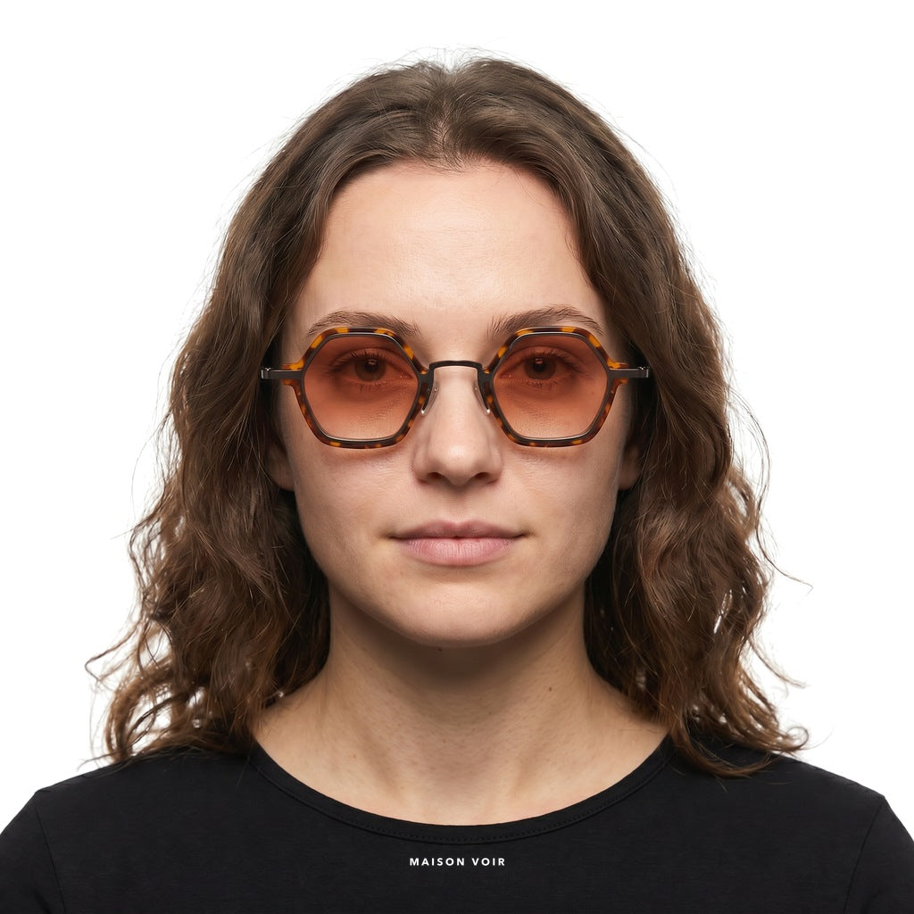 Nice - Leopard with Orange Lenses - model female