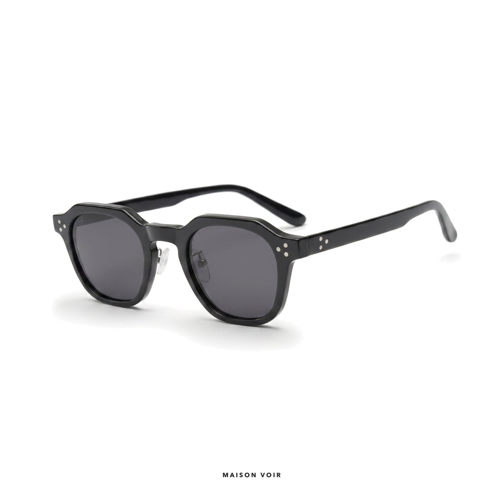 Santorini - Black with Black lenses - angle left