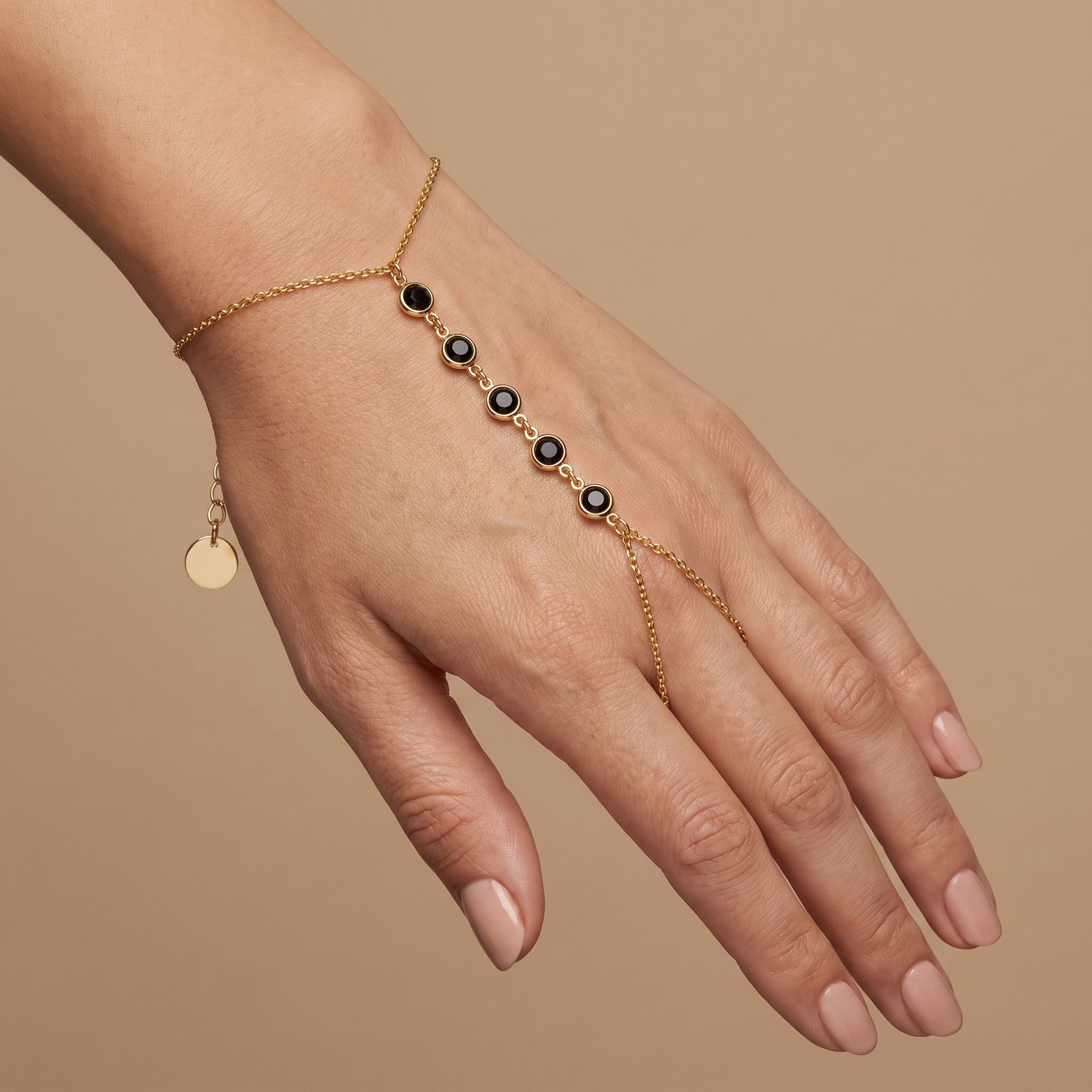 Étincelle Onyx Hand Chain - worn on hand
